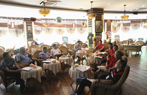 時(shí)刻不忘危機(jī)意識(shí)，共筑鑫源美好明天 —董事長(zhǎng)直管人員2015上半年述職會(huì)順利召開(kāi)