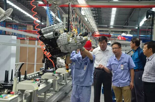 國務(wù)院參事胡本鋼蒞臨鑫源汽車視察調(diào)研