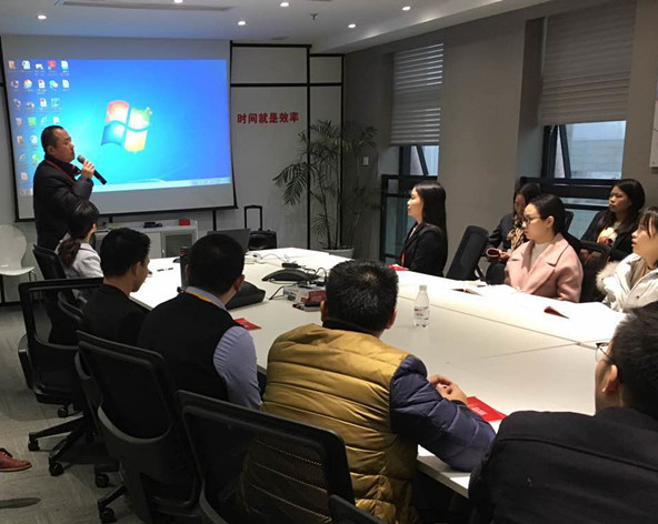 紀(jì)檢監(jiān)察部赴重租賃公司開(kāi)展廉潔教育培訓(xùn)活動(dòng)