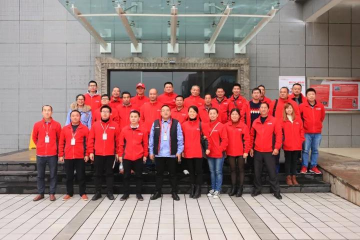 鑫源農(nóng)機(jī)福建經(jīng)銷(xiāo)商交流會(huì)隆重召開(kāi)